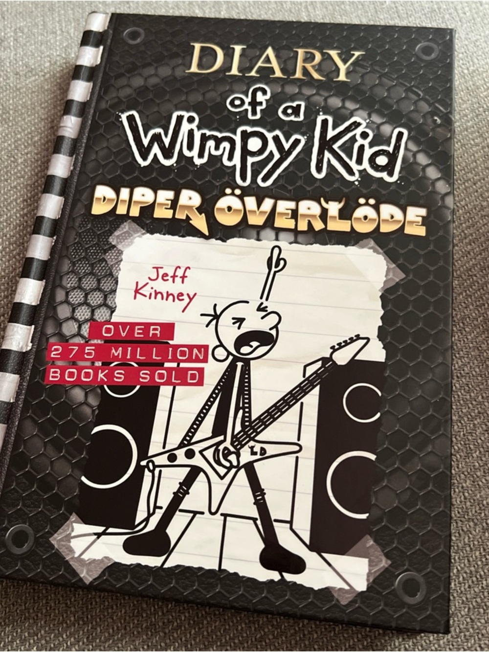 Diary of a Wimpy Kid: Diper Överlöde (Black Cover)